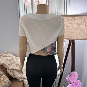 Premonition White Geometric Top Short Sleeve Shirt Size M Medium